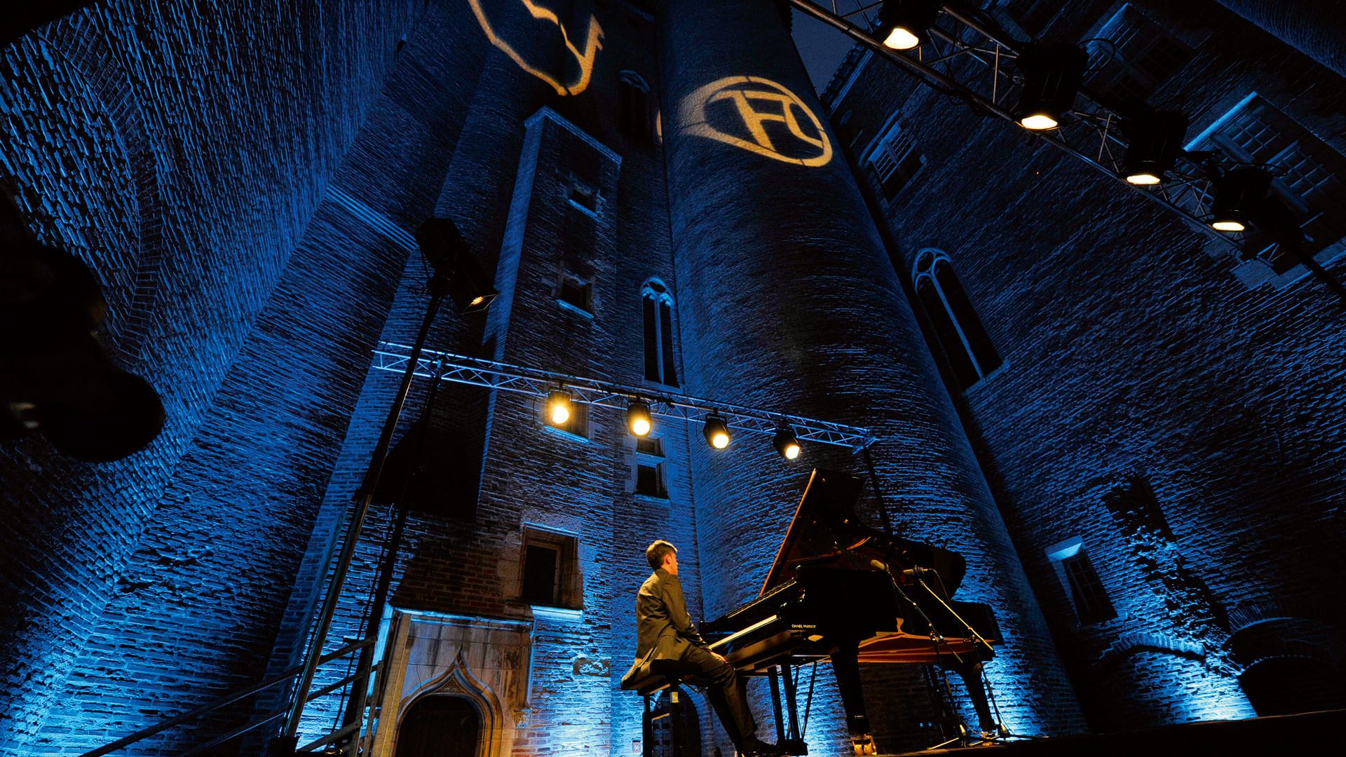 Albi een stad die wordt gedeeld - Piano in het paleis een van de grote ontmoetingen met de Albigenzen