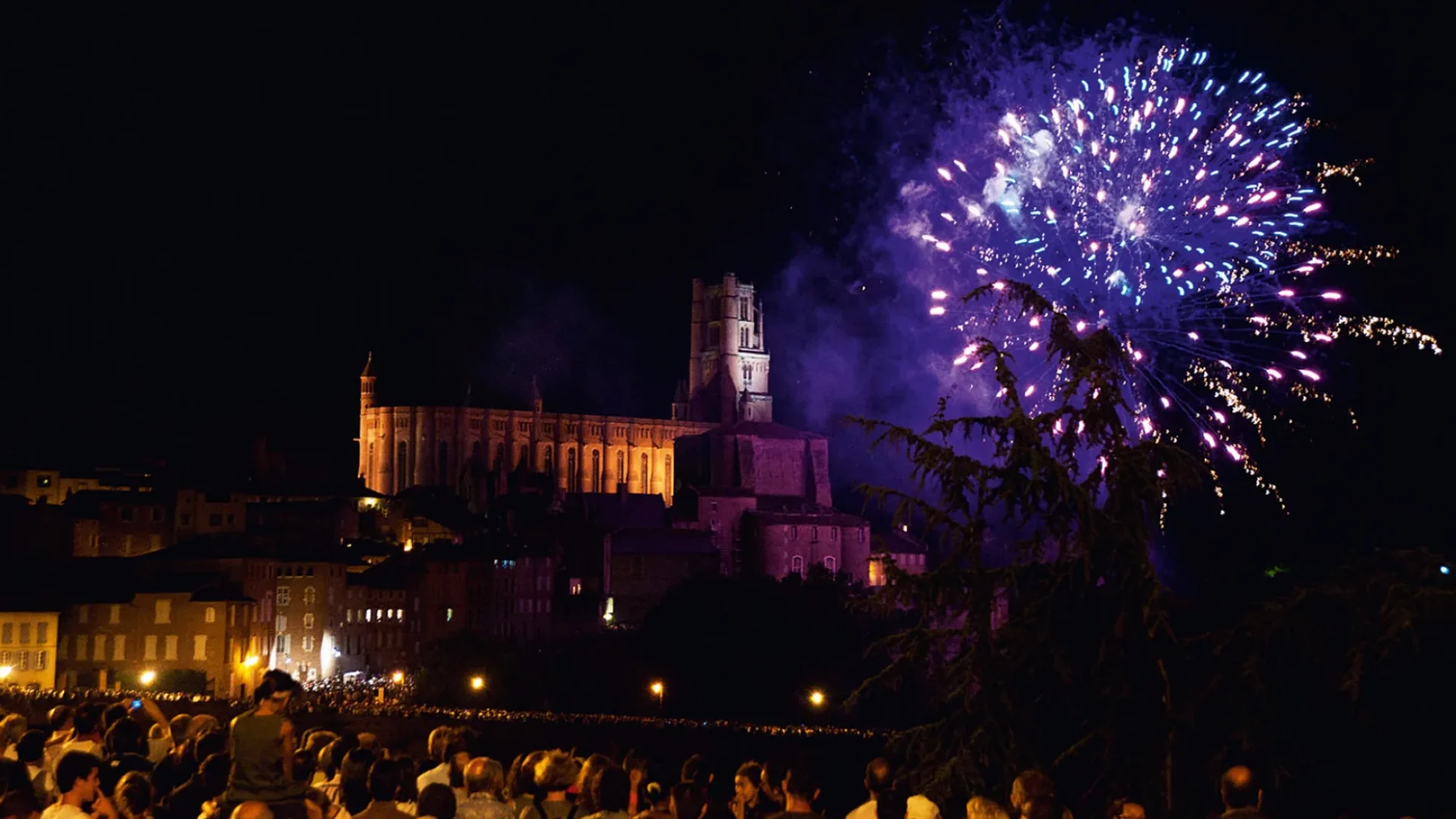 Albi - Festa Nazionale e fuochi d'artificio nel cielo della Città Vescovile