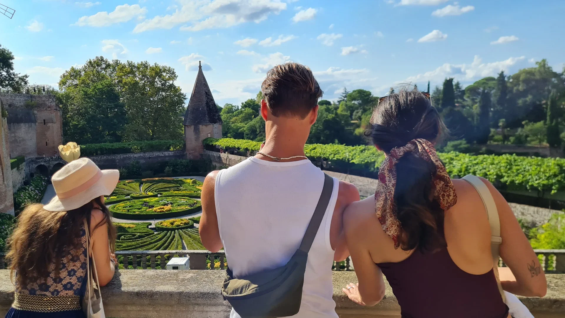 Visiting and staying in Albi with friends, as a couple, with family: tips from Cécile and Henri