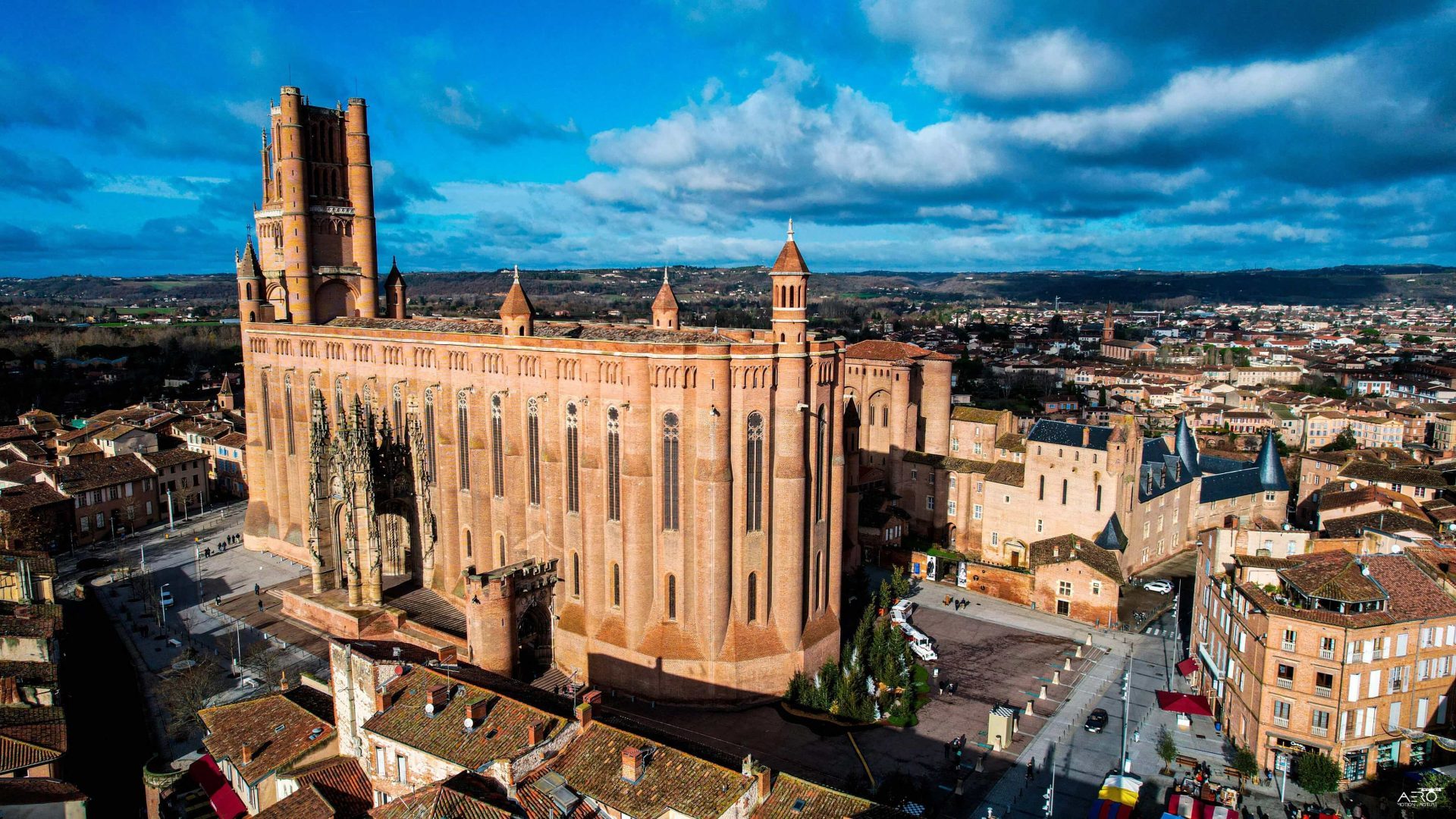 Aerial view above the Sainte Cécile d'Albi cathedral