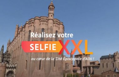 Albi - Selfie XXL place sainte Cécile, partagez vos vacances