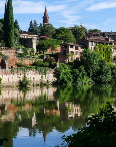 Come to Albi, visit the Episcopal City from one bank to the other of the Tarn