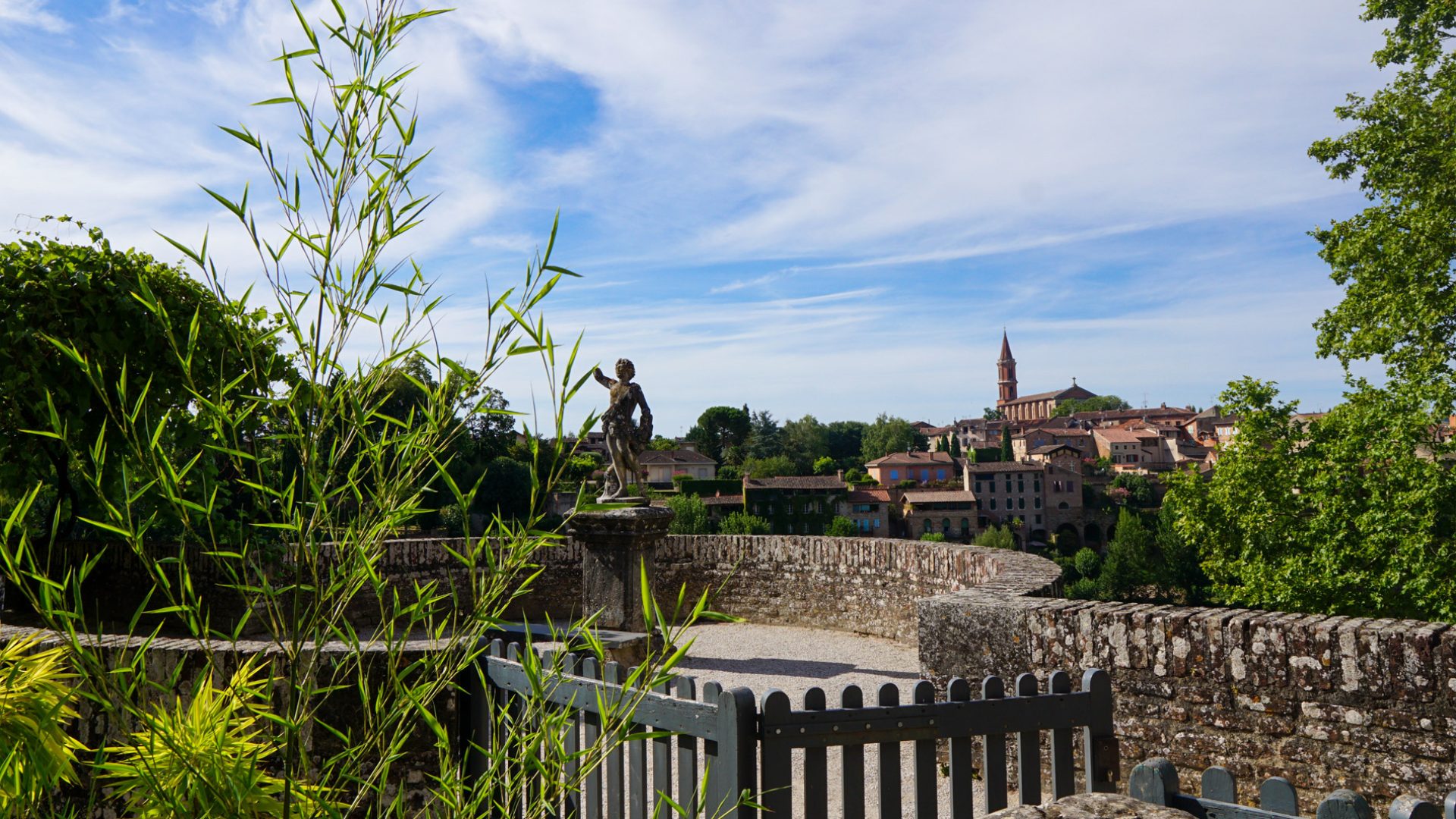 Coming to Albi, a getaway 1 hour from Toulouse